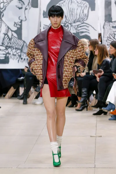 Look 11
